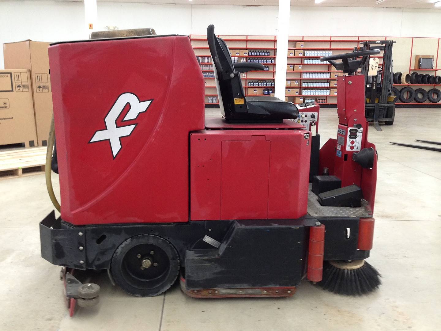 2009 Factory Cat XR 40C Forklift Component Parts, Exterior