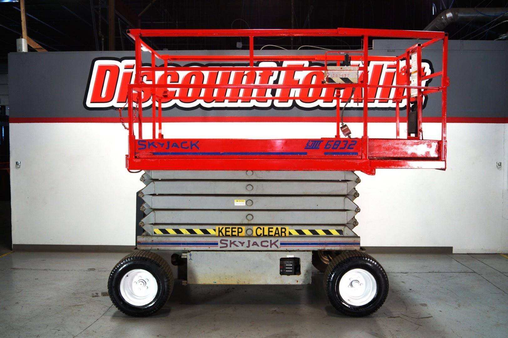 1999 Electric Skyjack SJIII6832 Rough Terrain