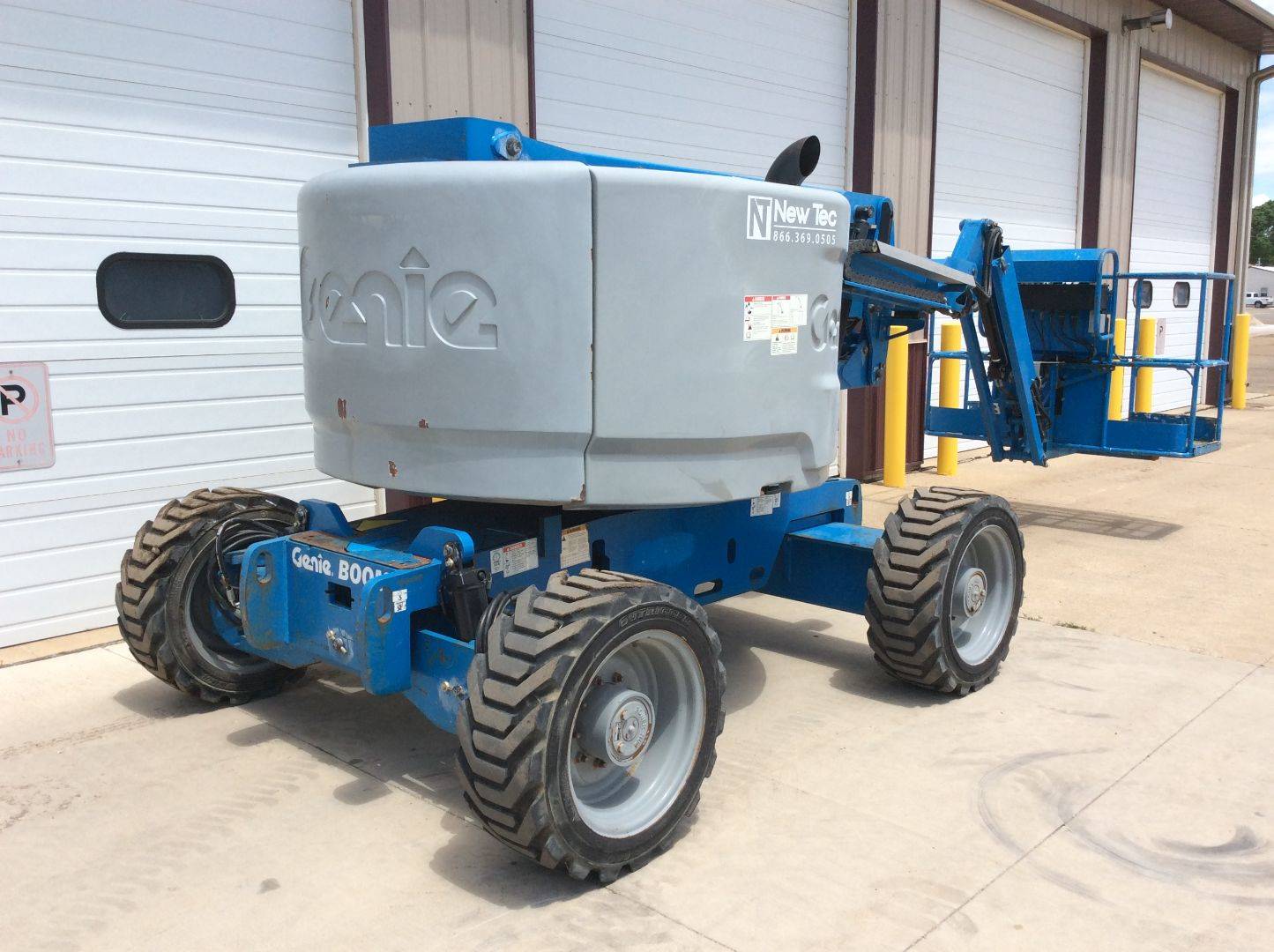 2013 Dual Fuel Genie Z45/25J Articulated Boom