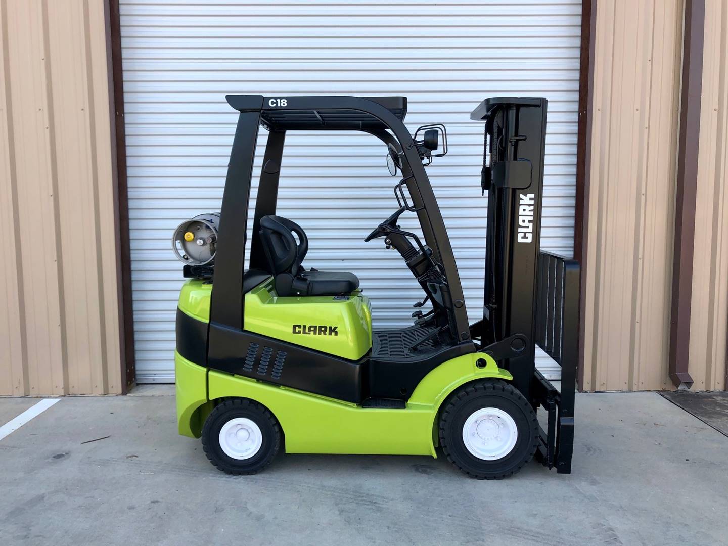 2015 LP Gas Clark C18L Pneumatic Tire 4 Wheel Sit Down