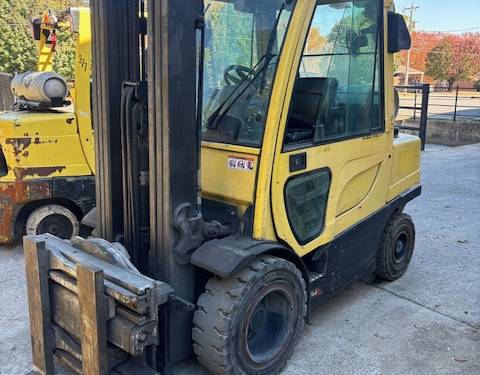 For Rent 7000 lbs - 189" lift - Gas/Propane - Indoor/Outdoor Pneumatic Tires