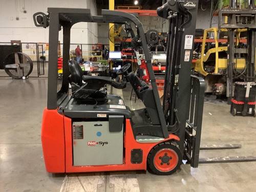 For Rent 4000 lbs - 197.5" lift -  Electric -  Electric 3 Wheel Sit Down