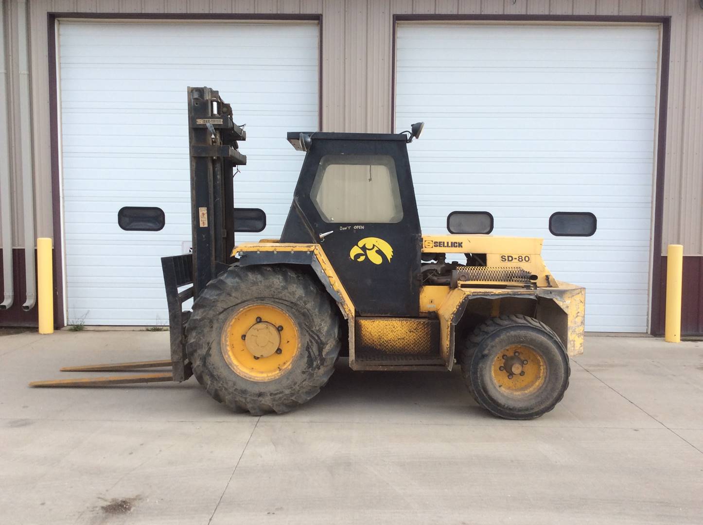 A wide selection of Sellick Forklifts with 31 in stock and available