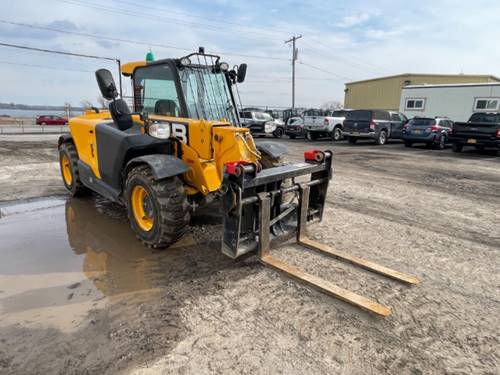 For Rent 5500 lbs - 20' lift -  Diesel