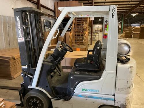 For Rent 3000 lbs - 187" lift - Gas/Propane - Indoor Warehouse