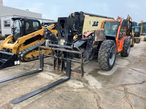 For Rent 10000 lbs - 55' lift -  Diesel