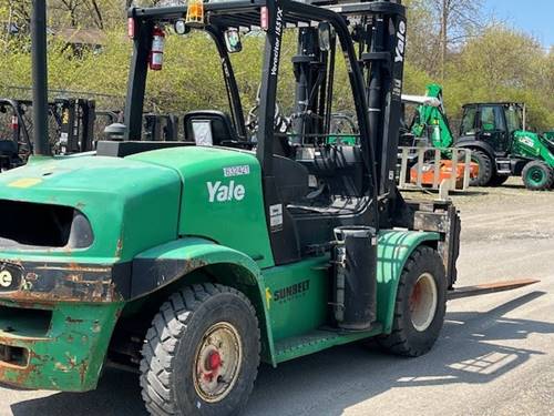 For Rent 15500 lbs - 189" lift - Gas/Propane - Indoor/Outdoor Pneumatic Tires