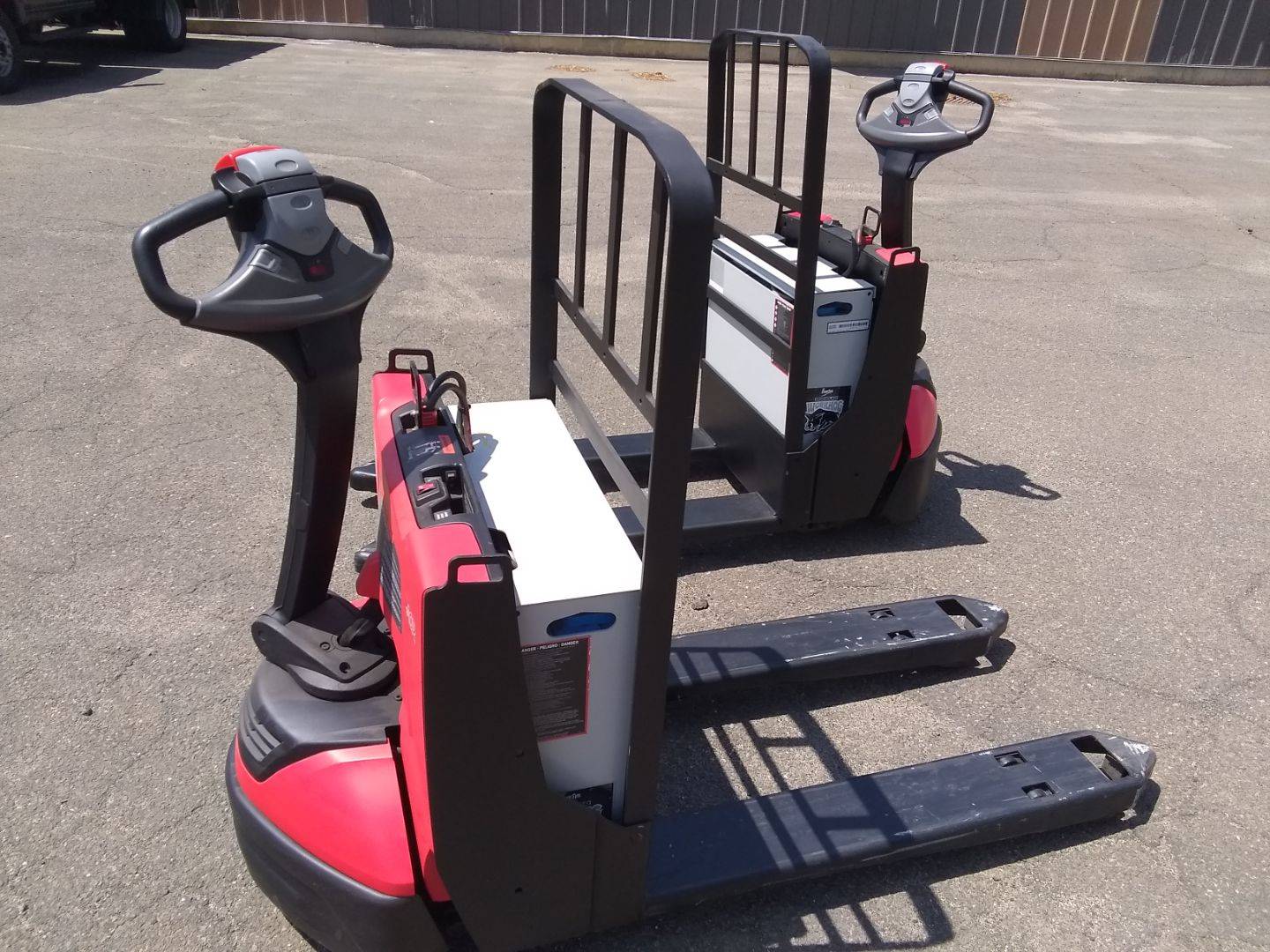 2017 Electric Raymond 8210 Electric Walkie Pallet Jack