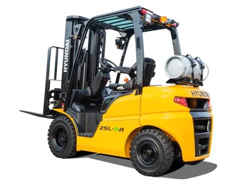 For Rent 5000 lbs - 187" lift - Gas/Propane - Indoor/Outdoor Pneumatic Tires