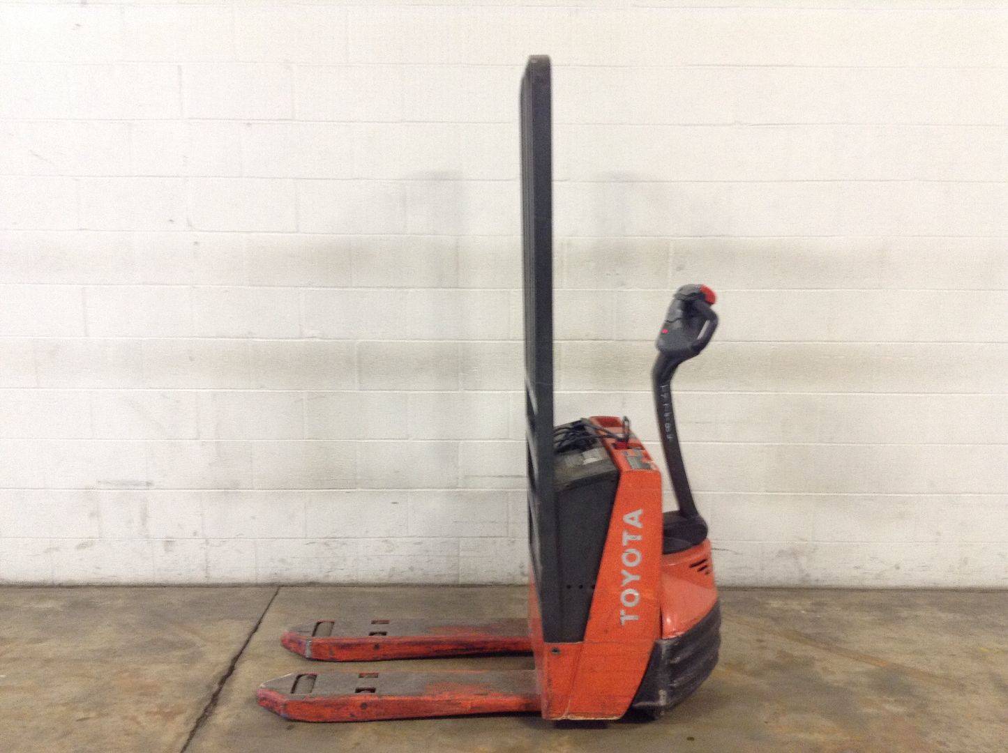 Electric Toyota 7HBW23 Electric Walkie Pallet Jack