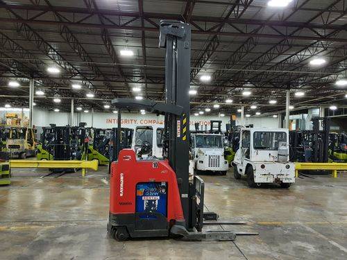 For Rent 3200 lbs - 336" lift -  Electric - Indoor Warehouse