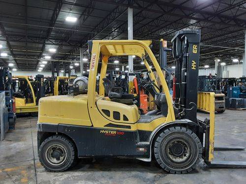 For Rent 10000 lbs - 134" lift - Gas/Propane - Indoor/Outdoor Pneumatic Tires