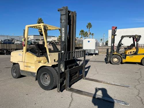 For Rent 11000 lbs - 159" lift -  Diesel - Indoor/Outdoor Pneumatic Tires