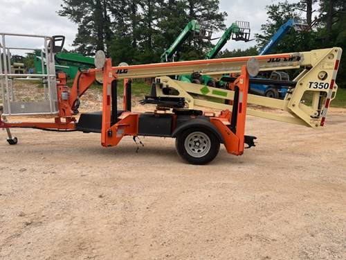For Rent 35' lift -  DC Power -  Trailer Mounted
