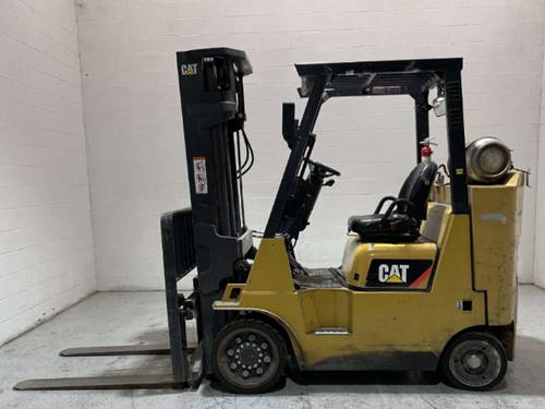 For Rent 8000 lbs - 201" lift - Gas/Propane - Indoor Warehouse