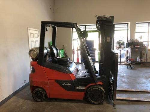 For Rent 5000 lbs - 190" lift - Gas/Propane - Indoor Warehouse