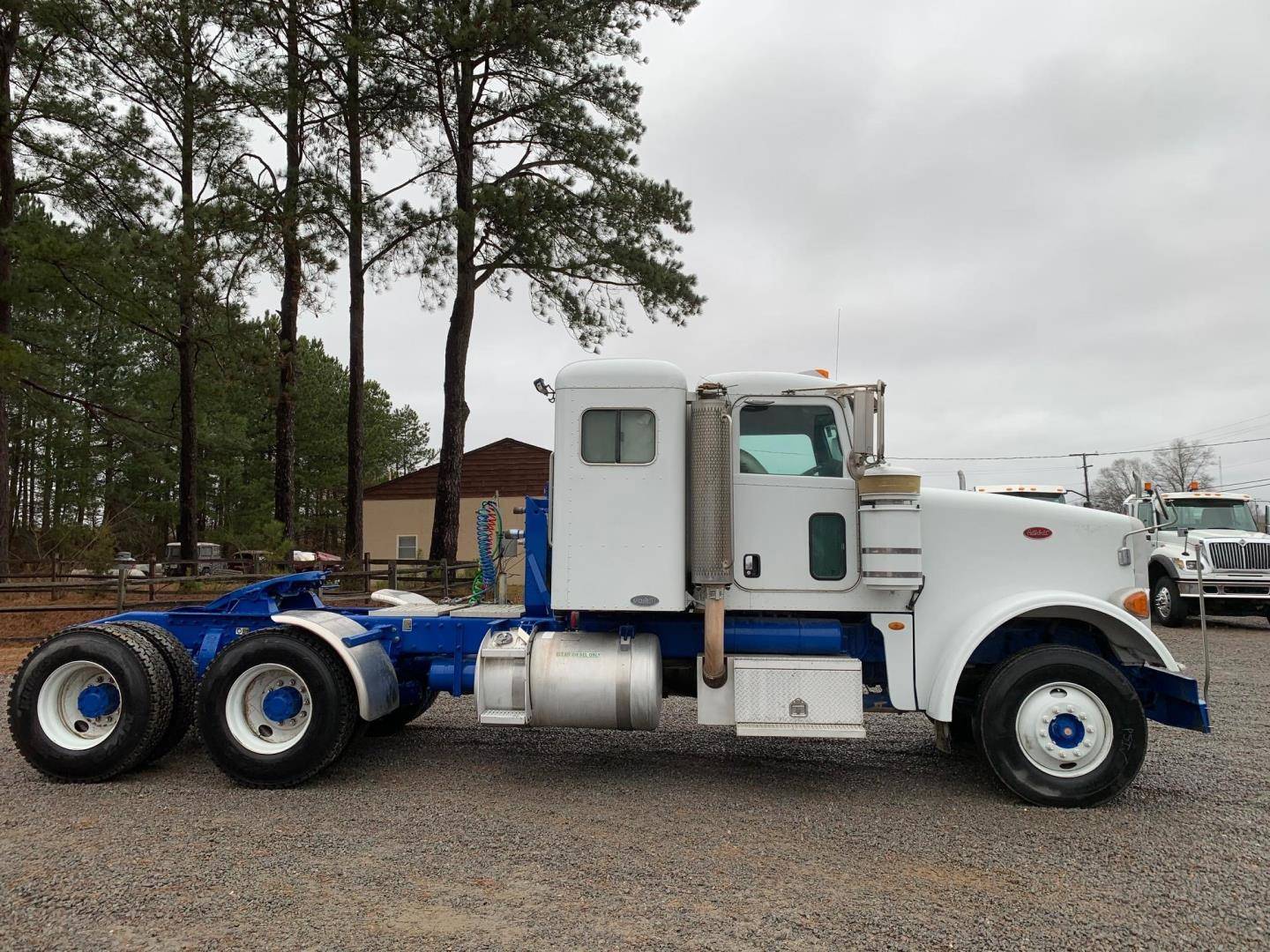 2008 Peterbilt 367 Trucks and Trailers