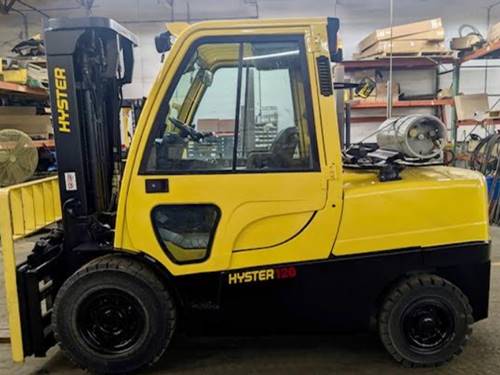 For Rent 12000 lbs - 185" lift - Gas/Propane - Indoor/Outdoor Pneumatic Tires