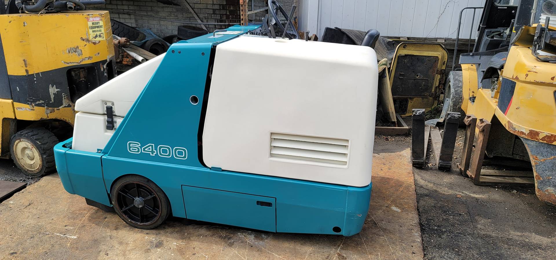 Used Riding Floor Sweeper 88 Used Ride-on floor sweepers for Sale