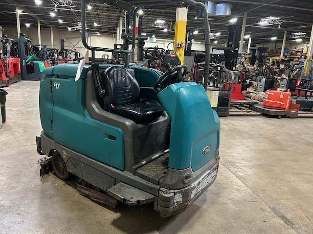 28 Rider Scrubbers for Rent
