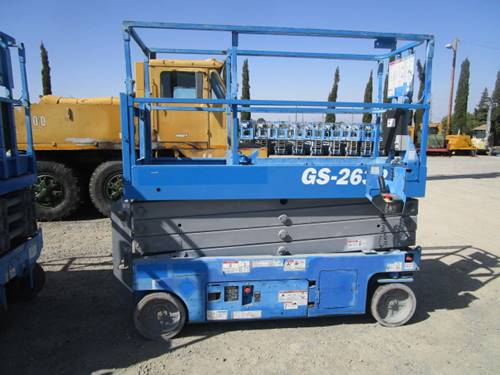 For Rent 26' lift -  Electric -  Slab