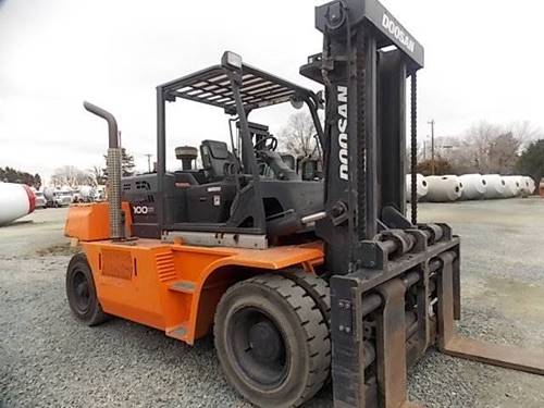 For Rent 22000 lbs - 118" lift -  Diesel - Indoor/Outdoor Pneumatic Tires