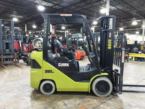 For Rent 6500 lbs - 182" lift - Gas/Propane - Indoor Warehouse