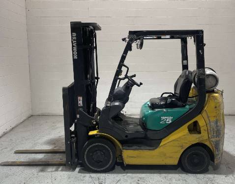 For Rent 5000 lbs - 188" lift - Gas/Propane - Indoor Warehouse