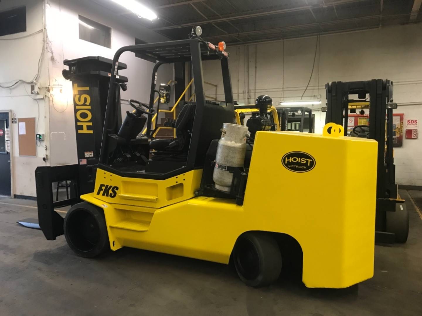 2013 LP Gas Hoist Liftruck F30030 Cushion Tire 4 Wheel Sit Down