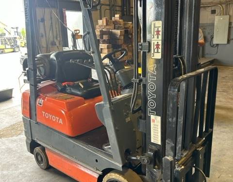 For Rent 3500 lbs - 189" lift - Gas/Propane - Indoor Warehouse