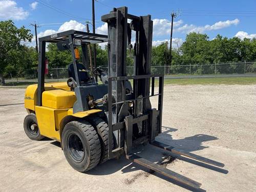 For Rent 10000 lbs - 130" lift -  Diesel - Indoor/Outdoor Pneumatic Tires