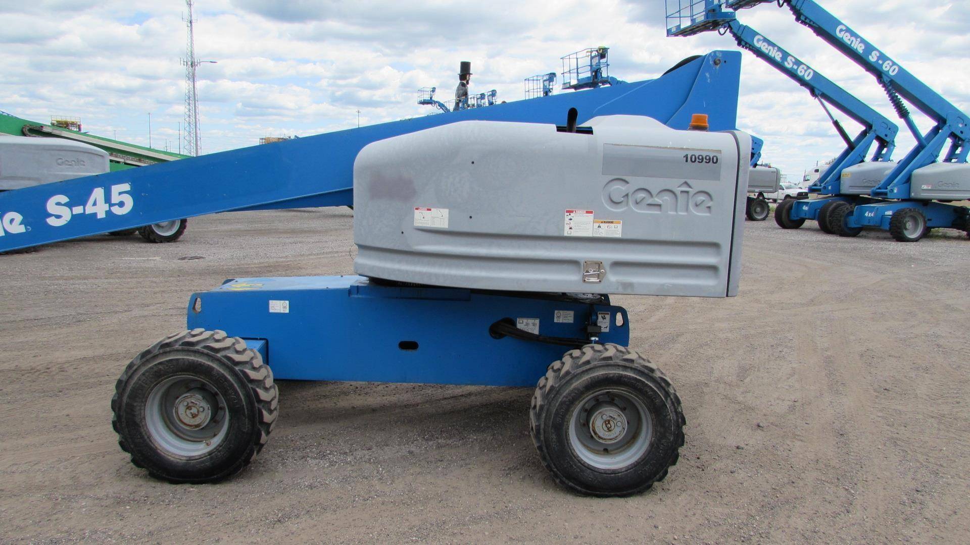 2013 Diesel Genie S45 Articulated Boom