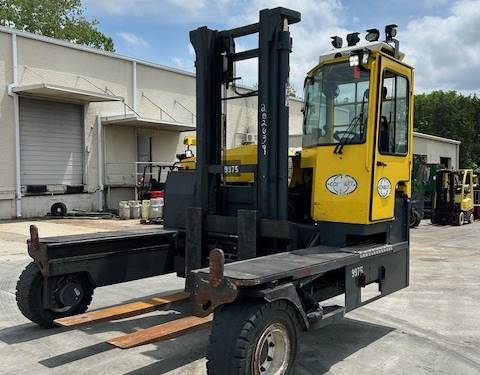 For Rent 26000 lbs - 163" lift -  Diesel - Indoor Warehouse
