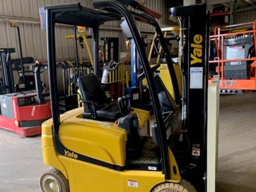 For Rent 3000 lbs - 118" lift - Indoor Warehouse