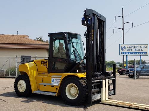 For Rent 28000 lbs - 147" lift -  Diesel - Indoor/Outdoor Pneumatic Tires