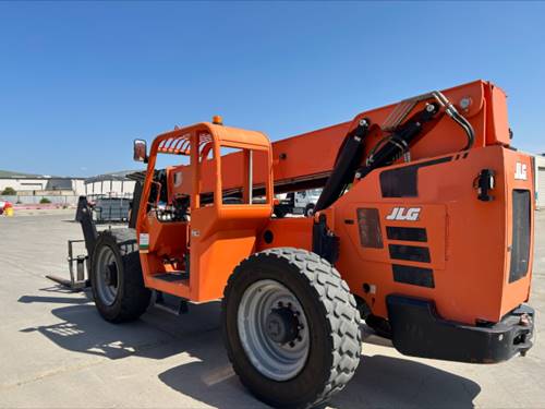 For Rent 10000 lbs - 54' lift -  Diesel