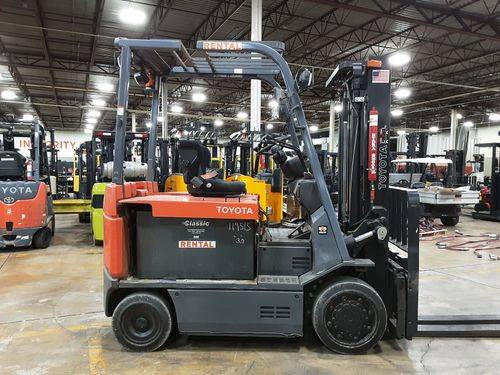 For Rent 8000 lbs - 132" lift -  Electric - Indoor Warehouse