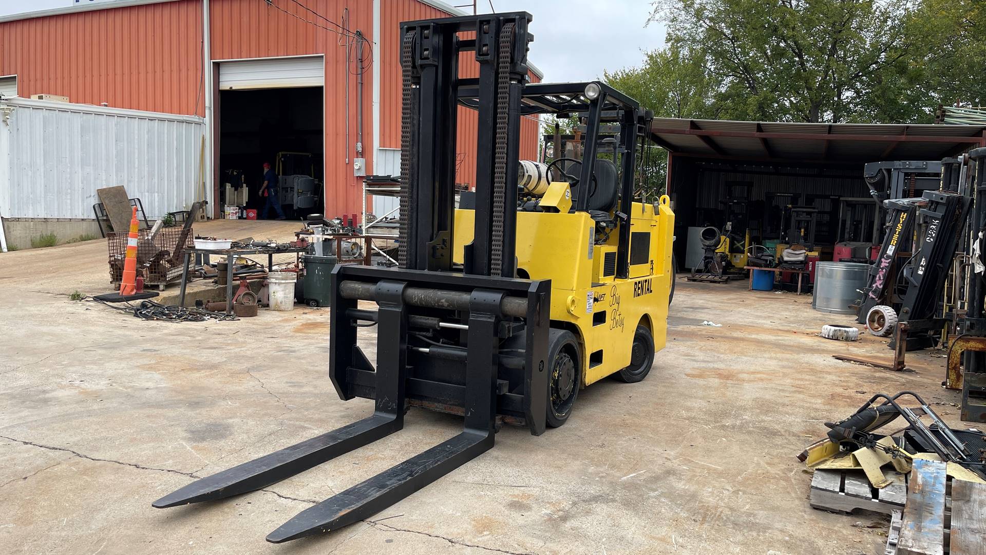 A wide selection of Silent Hoist Forklifts with 39 in stock and