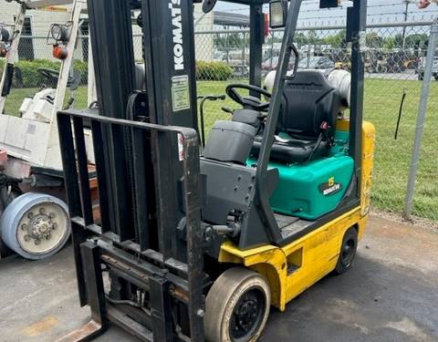 For Rent 3000 lbs - 170" lift - Gas/Propane - Indoor Warehouse