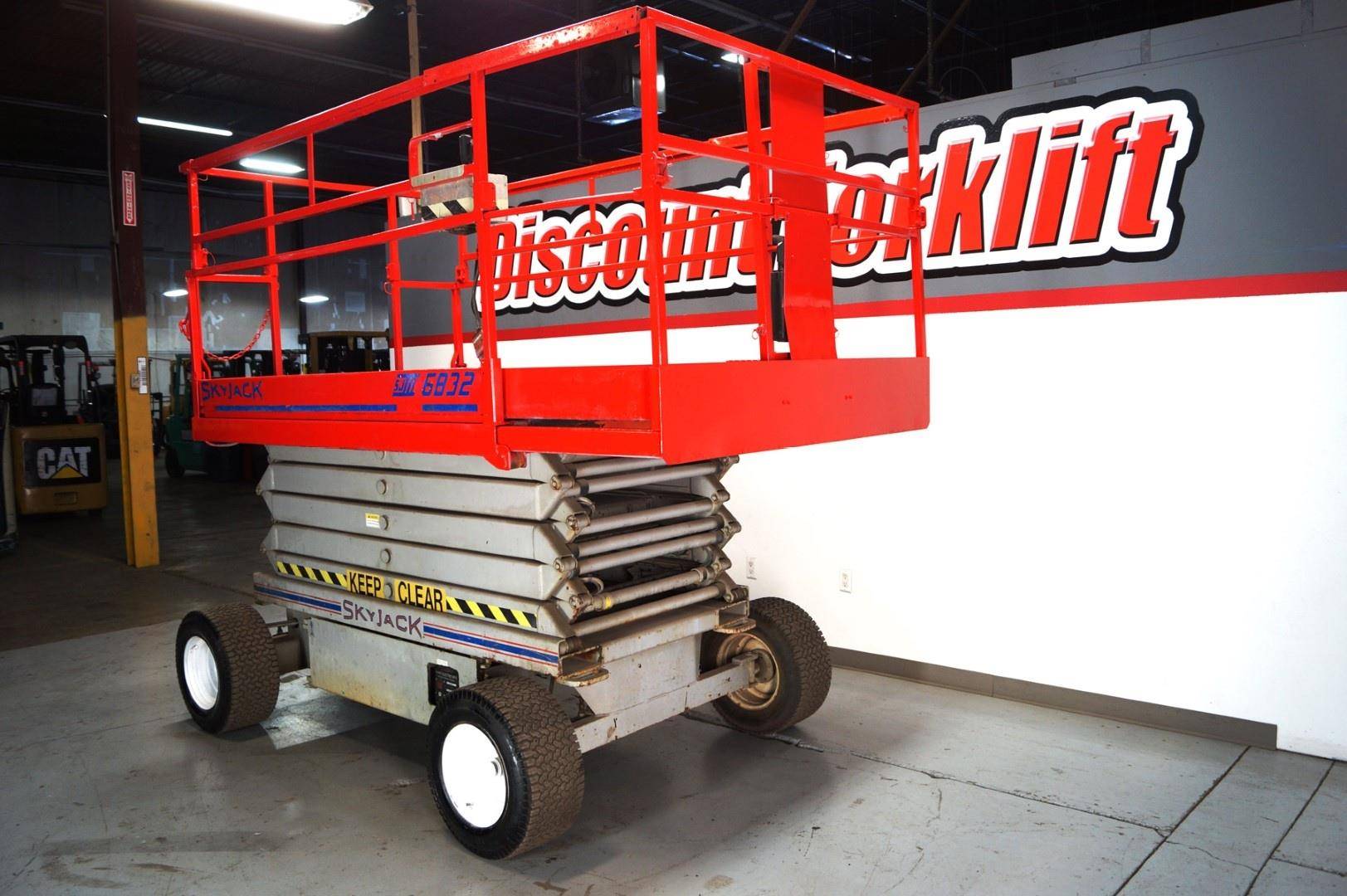 1999 Electric Skyjack SJIII6832 Rough Terrain