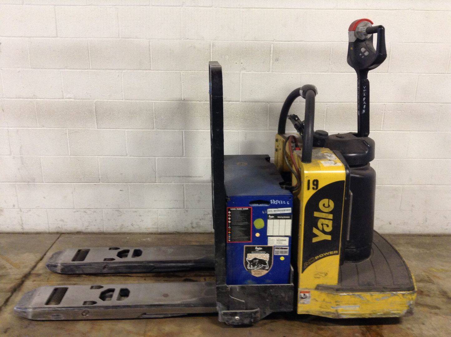 2015 Electric Yale MPE060LVGN24T2742 Electric Walkie/Rider Pallet Jack