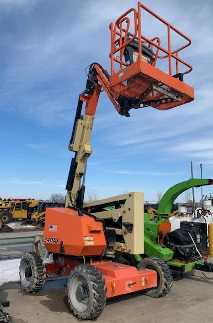 2015 Dual Fuel JLG 340AJ Articulated Boom
