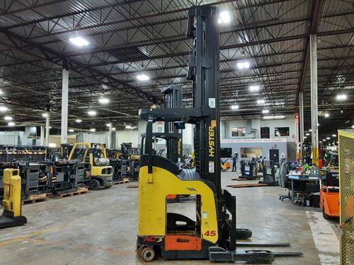 For Rent 4500 lbs - 368" lift -  Electric - Indoor Warehouse