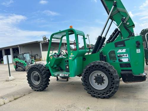 For Rent 6000 lbs - 42' lift -  Diesel
