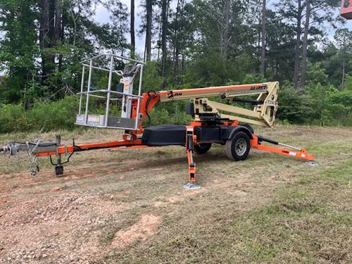 For Rent 35' lift -  DC Power -  Trailer Mounted