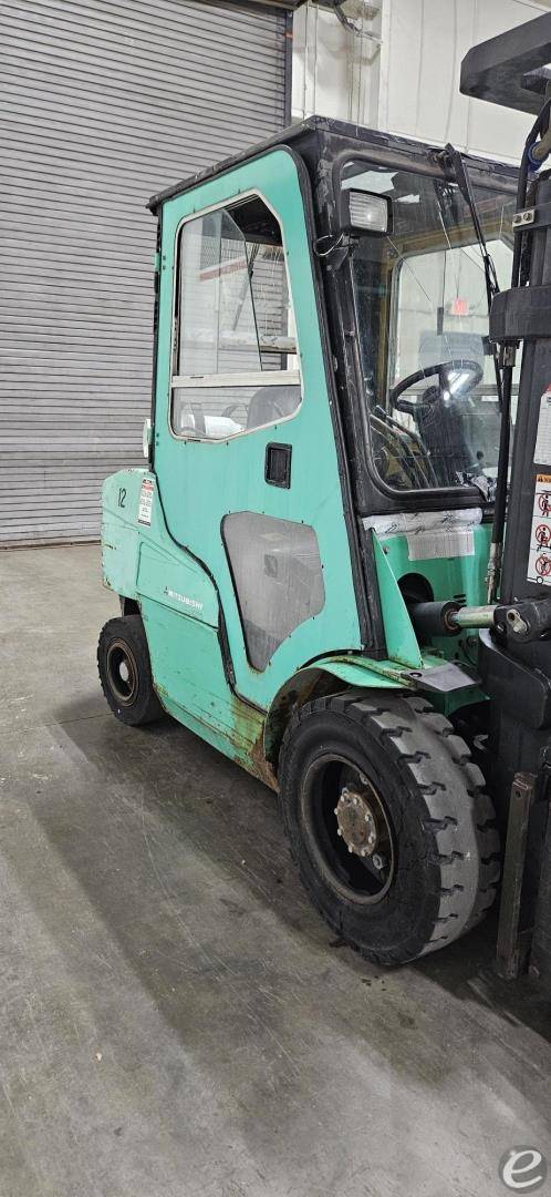 2010 Mitsubishi FG30N