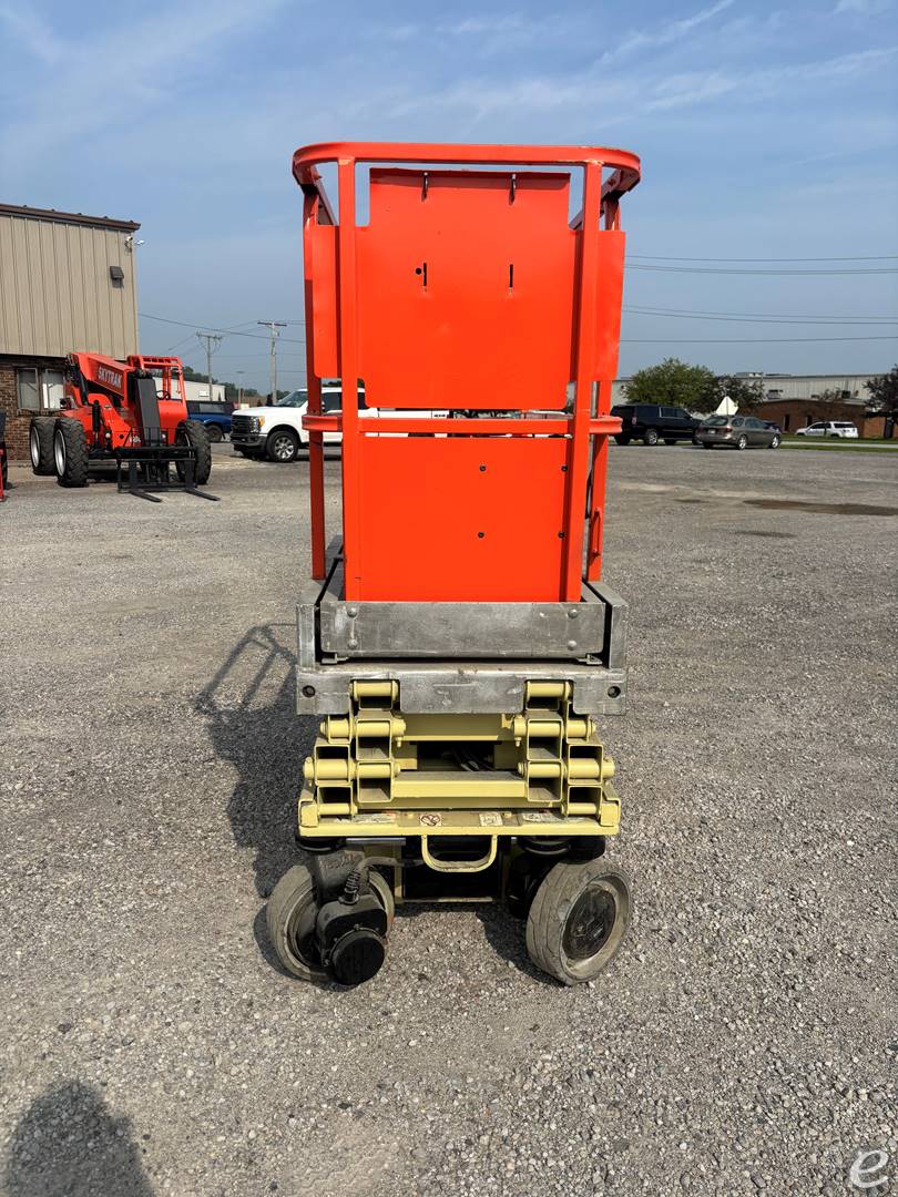 2010 JLG 1930ES