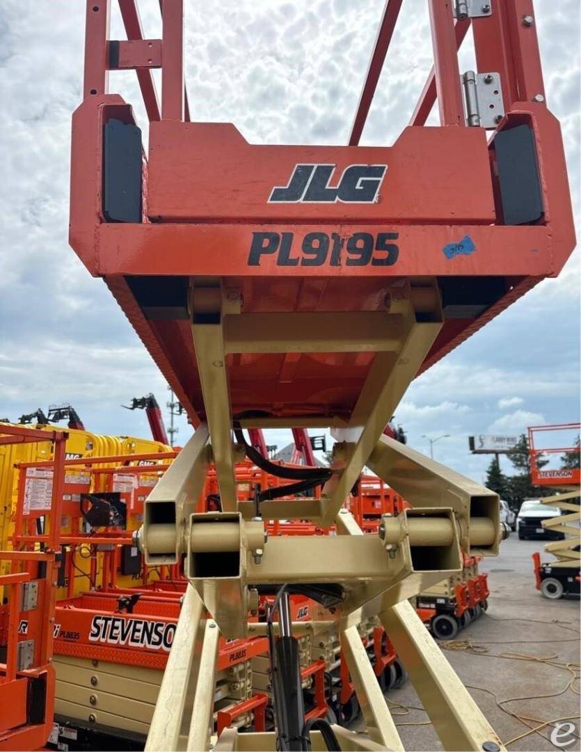 2021 JLG R1932i