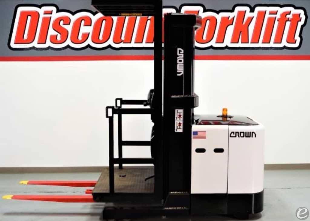 2021 Crown SP3510-30 Electric Order Picker - 123Forklift