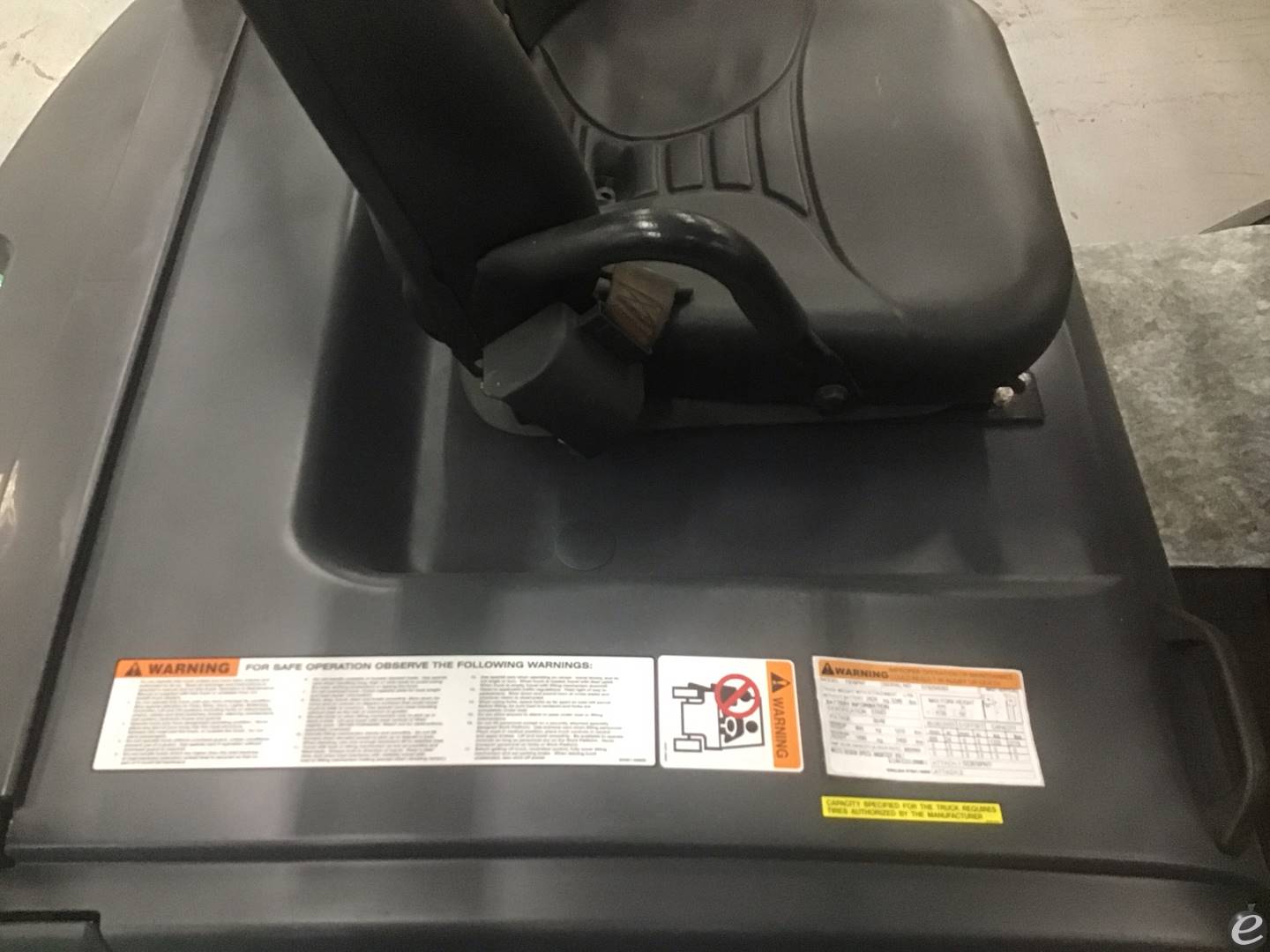 2015 Mitsubishi FB16PNT